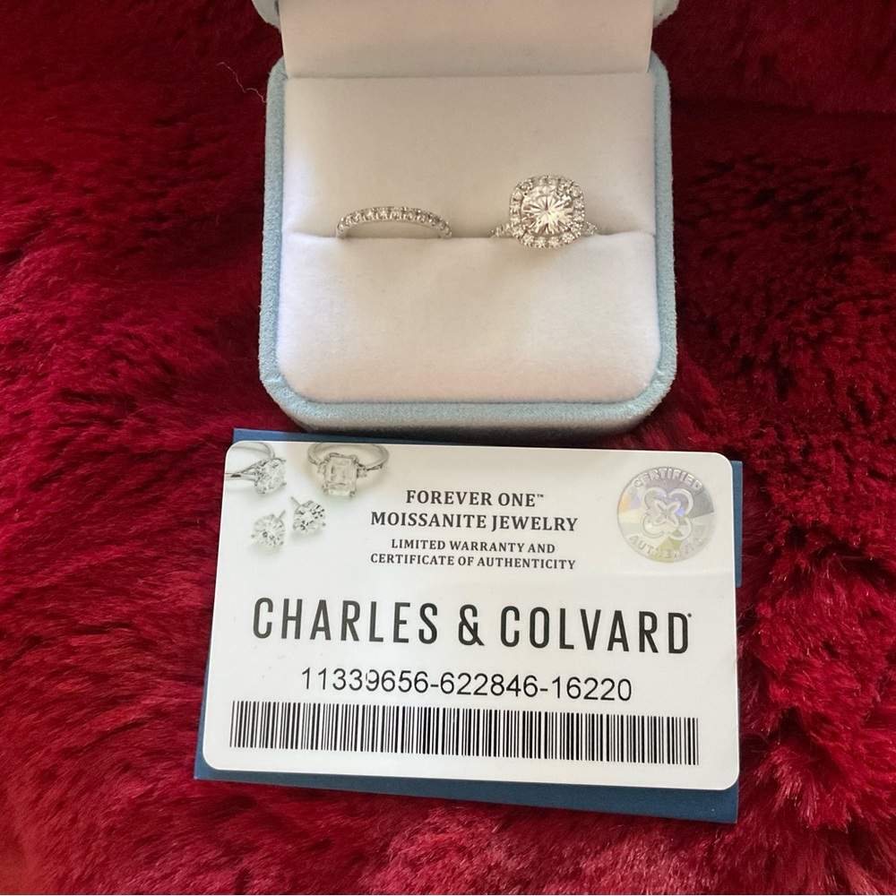 Charles & Colvard Forever One Wedding Ring Set. NEW!